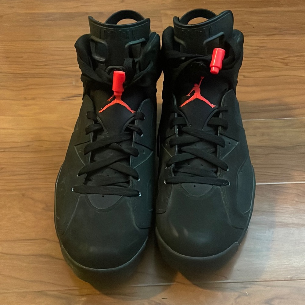 Selling size 11  retro 6 infrared red!!!